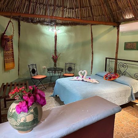 The Pickled Onion B&B And Restaurant Uxmal Santa Elena Ngoại thất bức ảnh