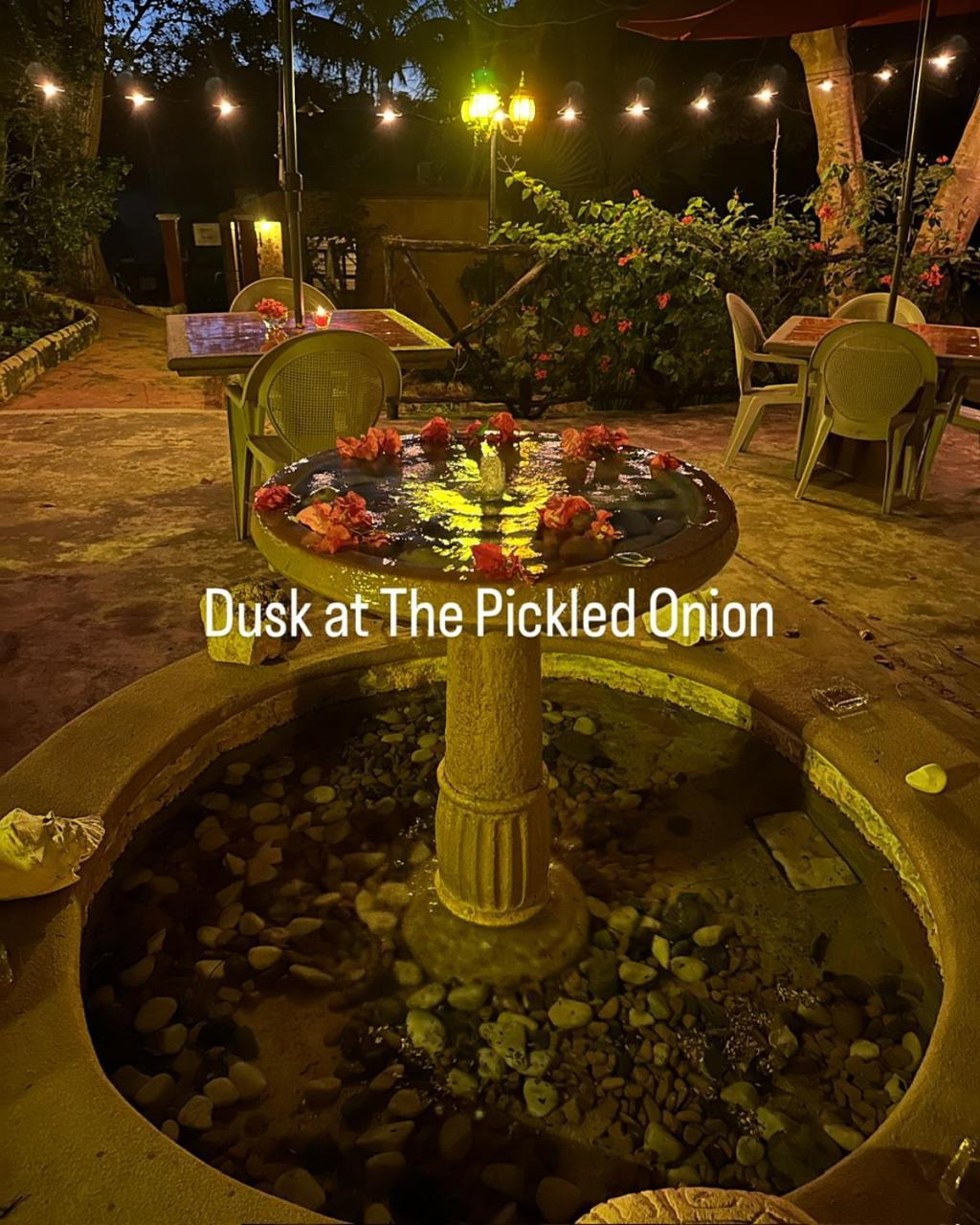 The Pickled Onion B&B And Restaurant Uxmal Santa Elena Ngoại thất bức ảnh