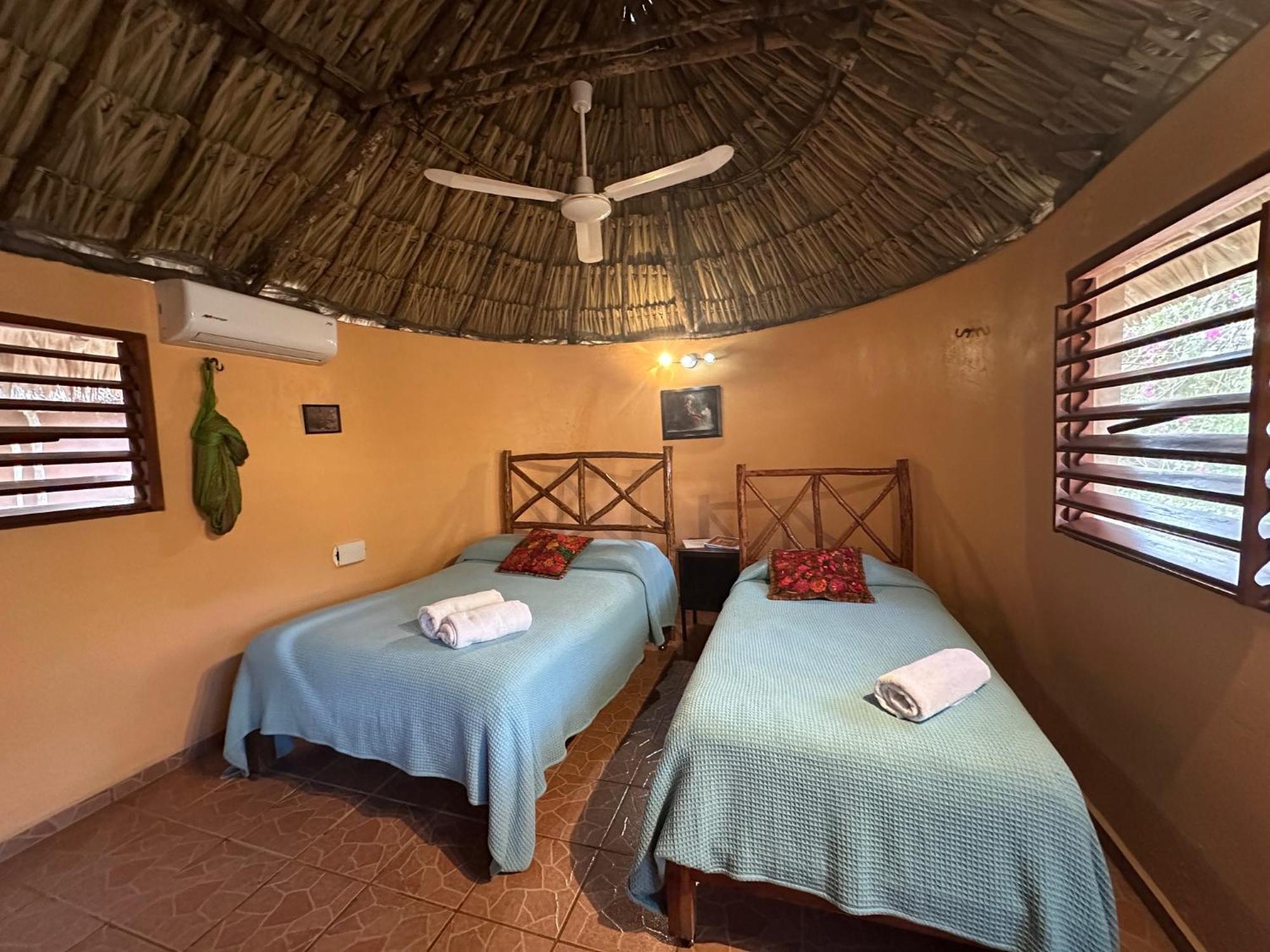 The Pickled Onion B&B And Restaurant Uxmal Santa Elena Ngoại thất bức ảnh
