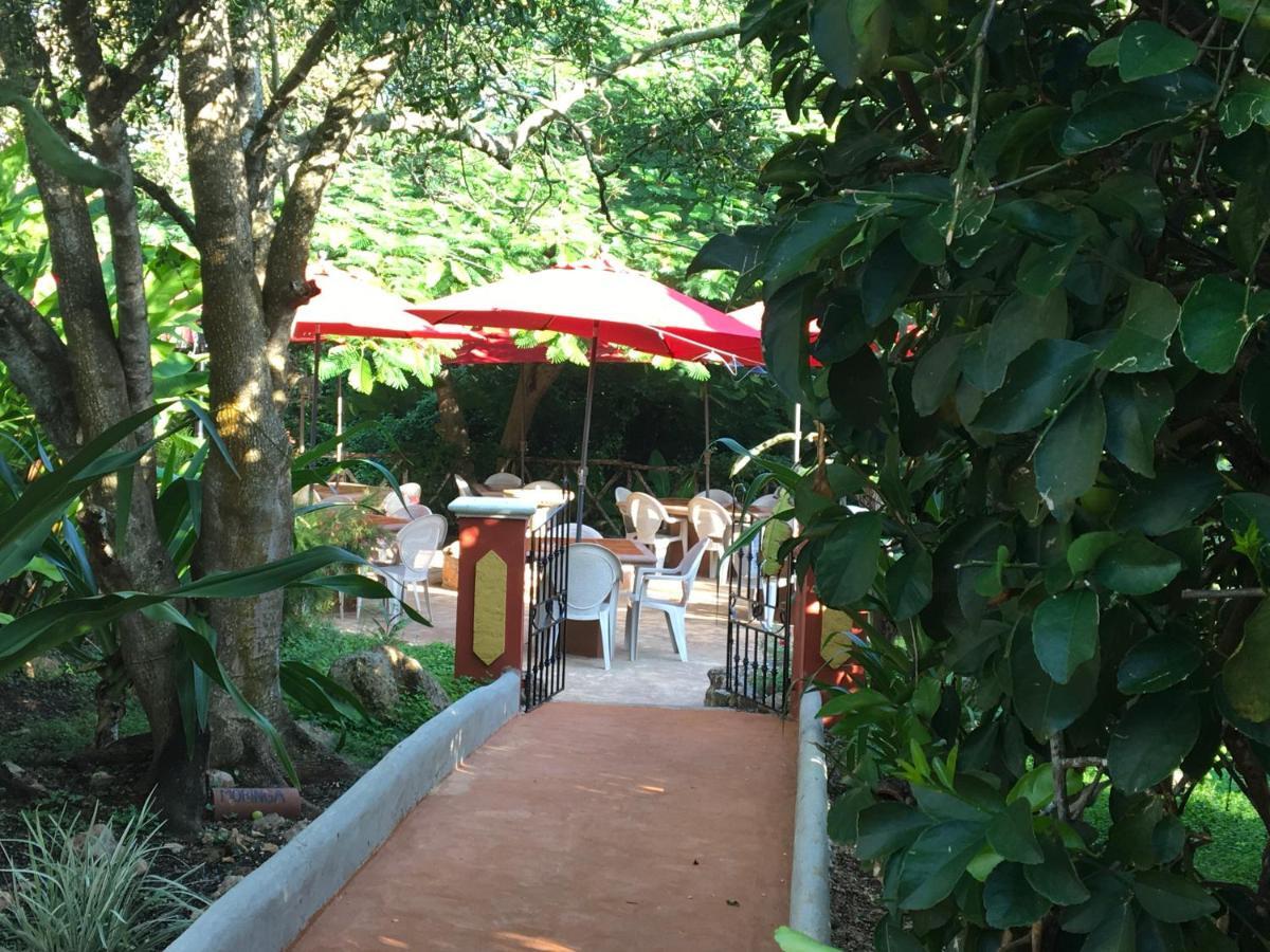 The Pickled Onion B&B And Restaurant Uxmal Santa Elena Ngoại thất bức ảnh